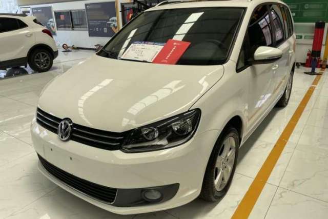 Ojetý Volkswagen Touran 2015 1.4T DSG Comfort Edition 5 Seats