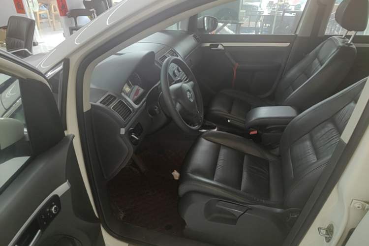 Used Volkswagen Touran 2015 1.4T DSG Comfort Edition 5 Seats Driver Seat