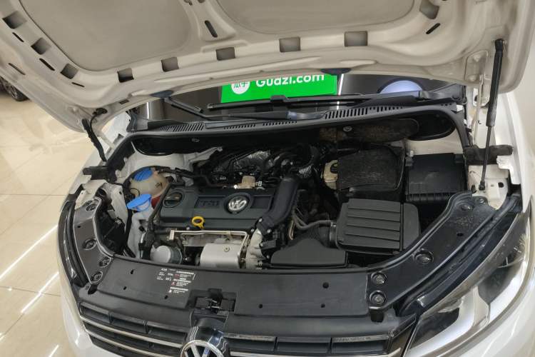 Used Volkswagen Touran 2015 1.4T Manual Fashion Edition 5-Seater Engine Bay