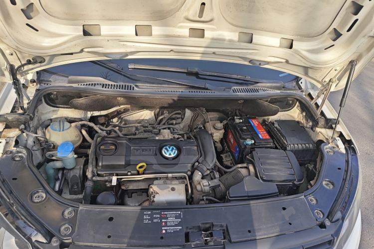 Used Volkswagen Touran 2015 1.4T Manual Fashion Edition 5-Seater Engine Bay