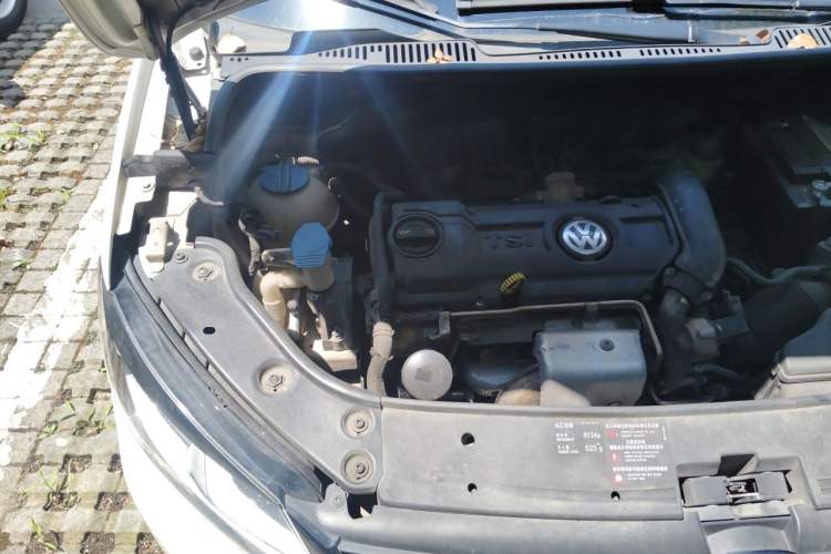 Used Volkswagen Touran 2015 1.4T DSG Comfort Edition 5 Seats Engine Bay Right