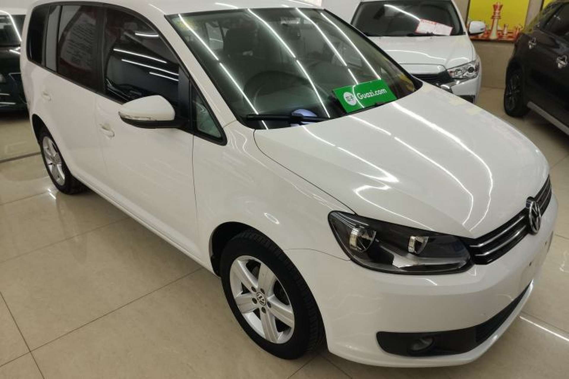Used Volkswagen Touran 2015 1.4T Manual Fashion Edition 5-Seater Exterior 1