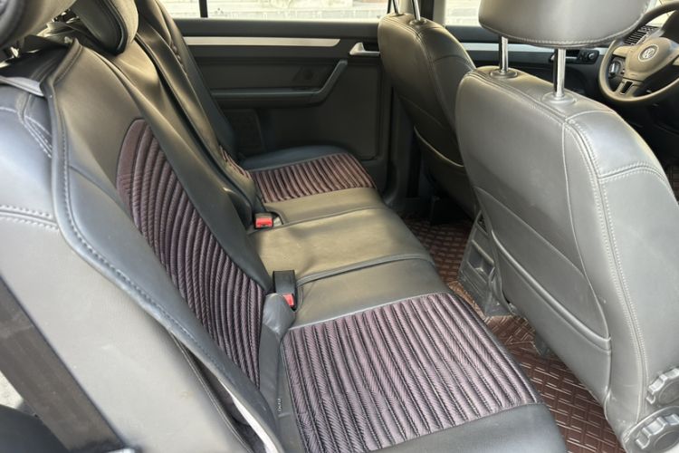 Used Volkswagen Touran 2015 1.4T DSG Comfort Edition 5 Seats Exterior 1