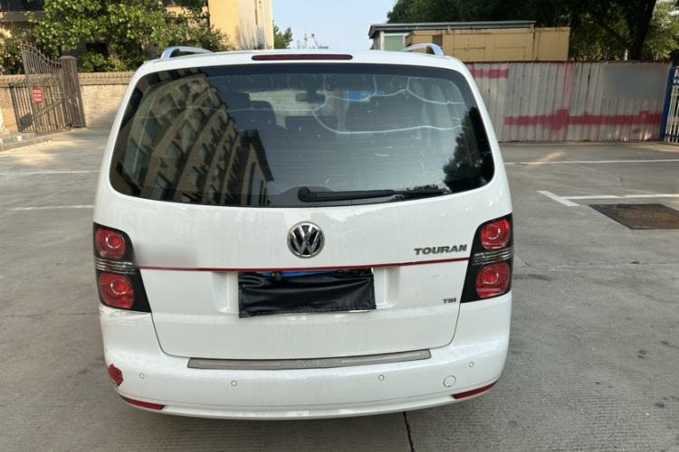 Used Volkswagen Touran 2015 1.4T DSG Comfort Edition 5 Seats Exterior 4