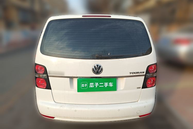 Used Volkswagen Touran 2015 1.4T Manual Fashion Edition 5-Seater Exterior 4