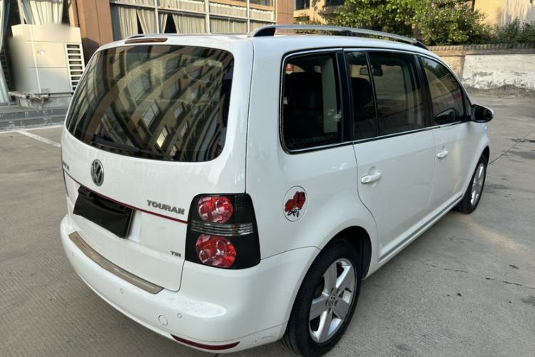 Used Volkswagen Touran 2015 1.4T DSG Comfort Edition 5 Seats Exterior 5