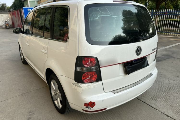 Used Volkswagen Touran 2015 1.4T DSG Comfort Edition 5 Seats Exterior 8