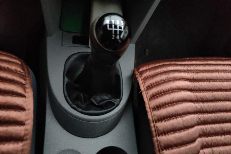Used Volkswagen Touran 2015 1.4T Manual Fashion Edition 5-Seater Gear Lever