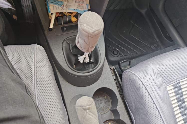 Used Volkswagen Touran 2015 1.4T Manual Fashion Edition 5-Seater Gear Lever