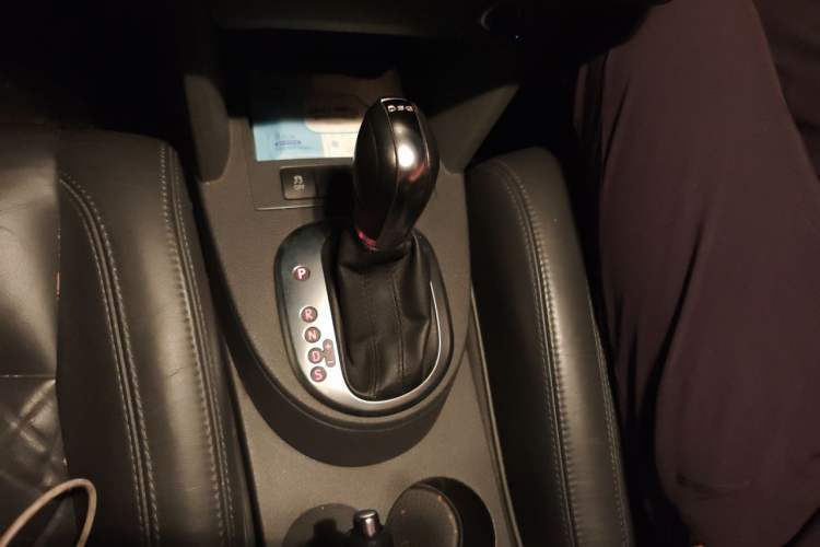 Used Volkswagen Touran 2015 1.4T DSG Comfort Edition 5 Seats Gear Lever