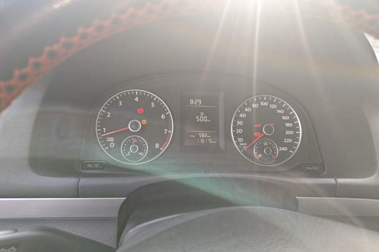 Used Volkswagen Touran 2015 1.4T Manual Fashion Edition 5-Seater Instrument Cluster