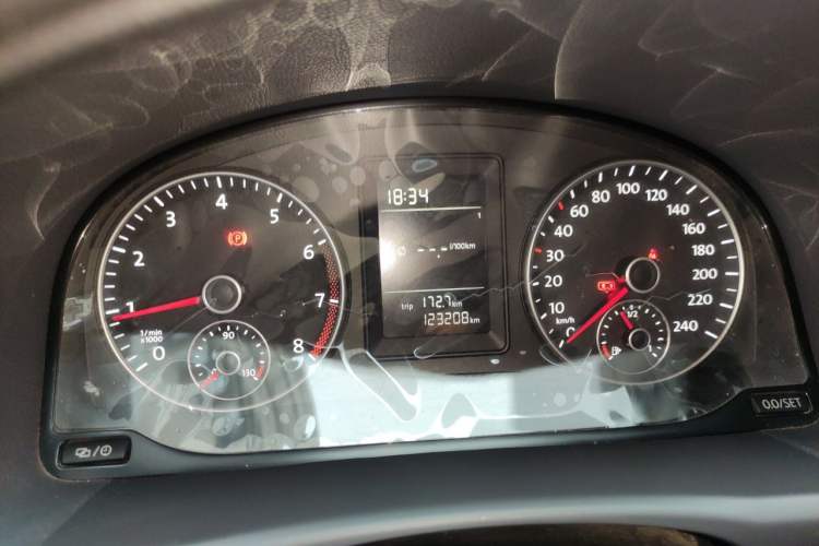 Used Volkswagen Touran 2015 1.4T Manual Fashion Edition 5-Seater Instrument Cluster