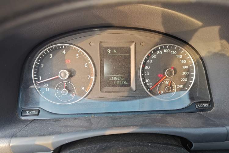 Used Volkswagen Touran 2015 1.4T Manual Fashion Edition 5-Seater Instrument Cluster