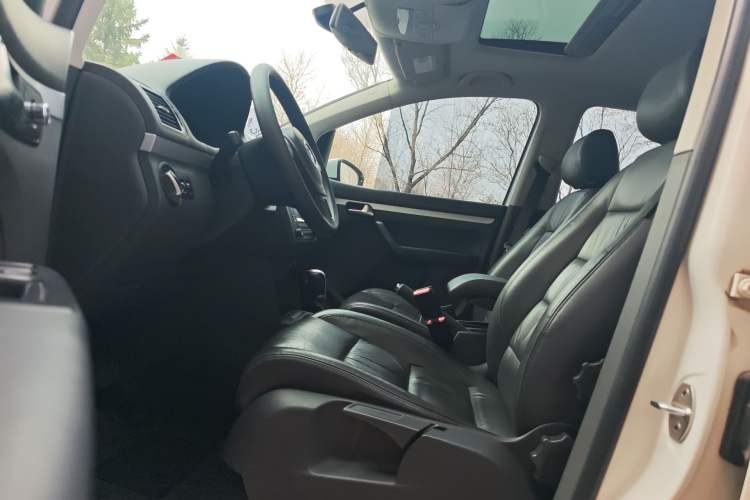 Used Volkswagen Touran 2015 1.4T DSG Comfort Edition 5 Seats Left Front Seat