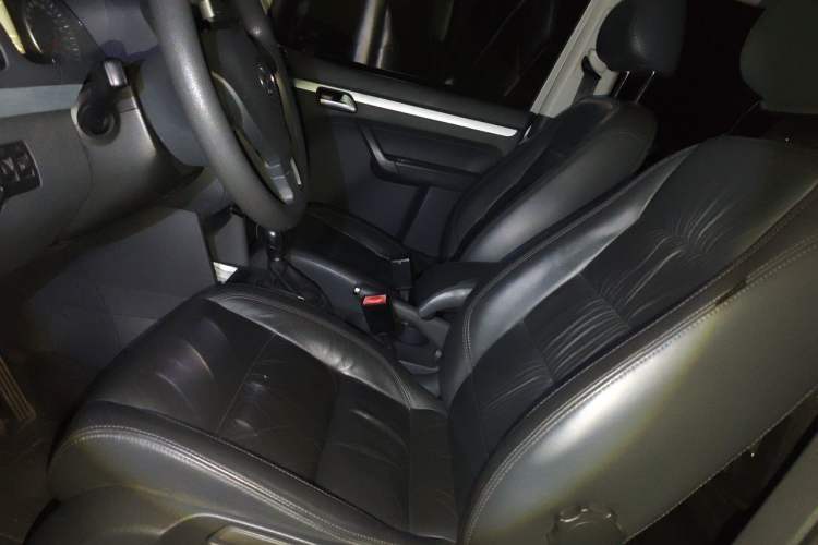 Used Volkswagen Touran 2015 1.4T DSG Comfort Edition 5 Seats Left Front Seat