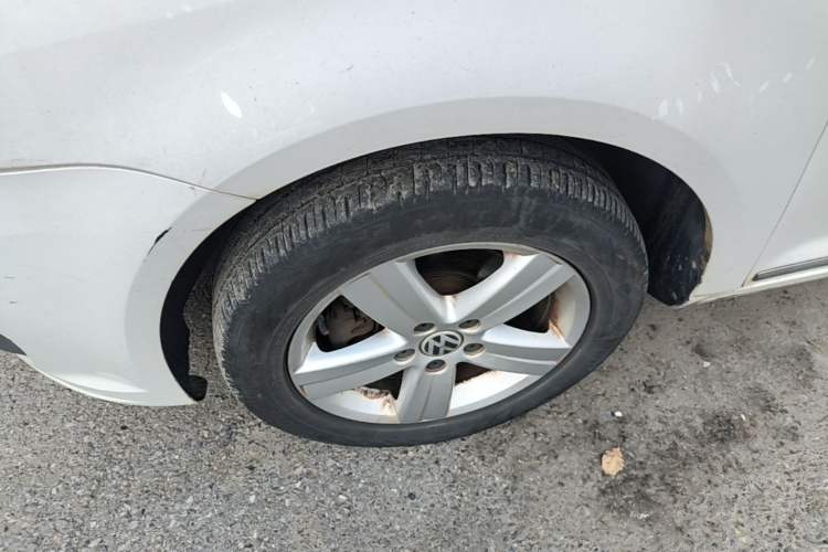 Used Volkswagen Touran 2015 1.4T DSG Comfort Edition 5 Seats Left Front Wheel Hub
