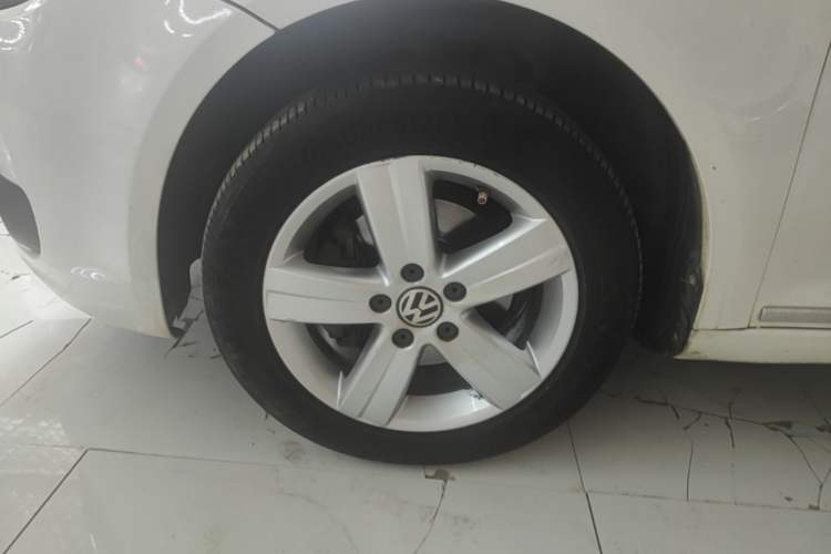 Used Volkswagen Touran 2015 1.4T DSG Comfort Edition 5 Seats Left Front Wheel Hub