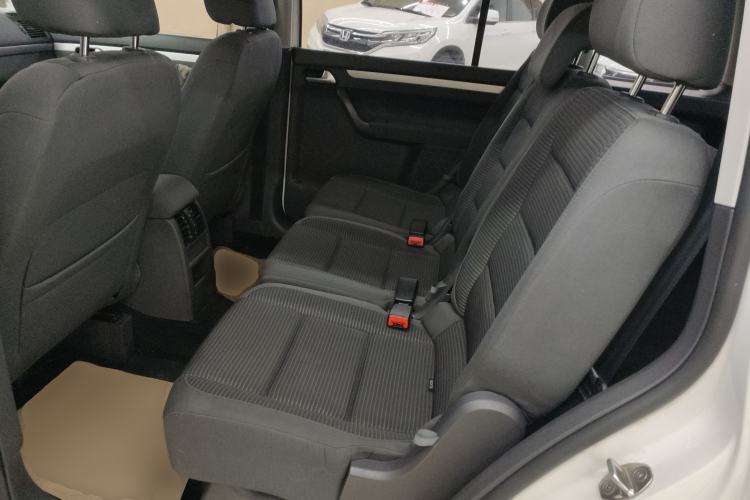 Used Volkswagen Touran 2015 1.4T Manual Fashion Edition 5-Seater Left Rear Seat
