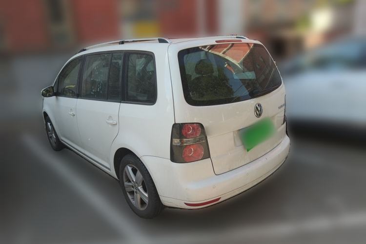 Used Volkswagen Touran 2015 1.4T DSG Comfort Edition 5 Seats Rear Left 45 Deg