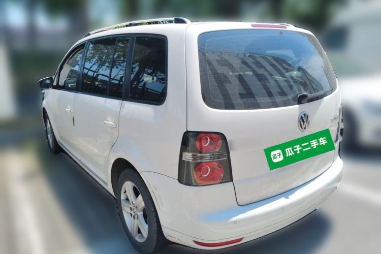 Used Volkswagen Touran 2015 1.4T DSG Comfort Edition 5 Seats Rear Left 45 Deg