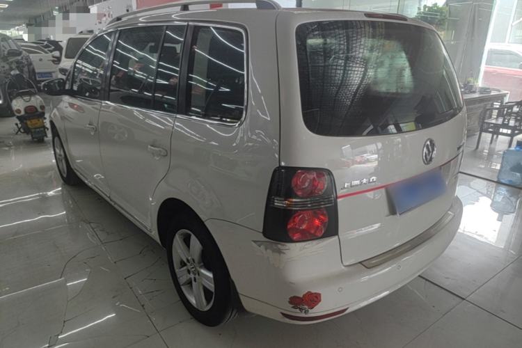 Used Volkswagen Touran 2015 1.4T DSG Comfort Edition 5 Seats Rear Left 45 Deg