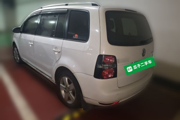 Used Volkswagen Touran 2015 1.4T DSG Comfort Edition 5 Seats Rear Left 45 Deg