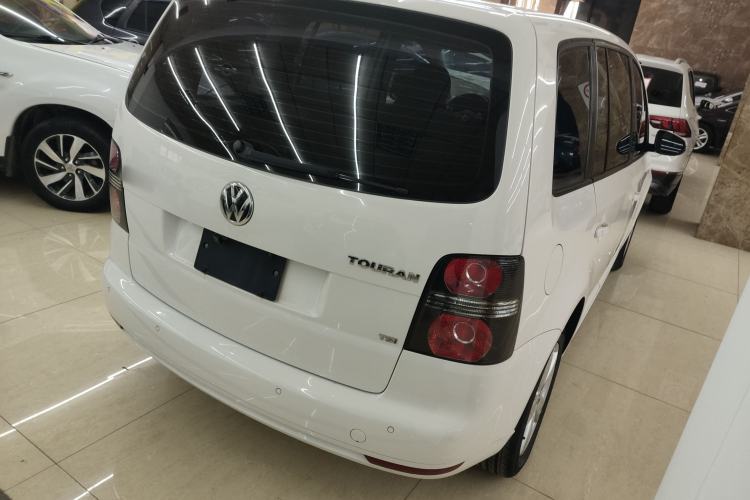Used Volkswagen Touran 2015 1.4T Manual Fashion Edition 5-Seater Rear Right 45 Deg