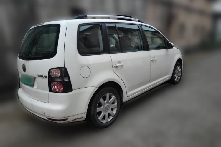 Used Volkswagen Touran 2015 1.4T Manual Fashion Edition 5-Seater Rear Right 45 Deg