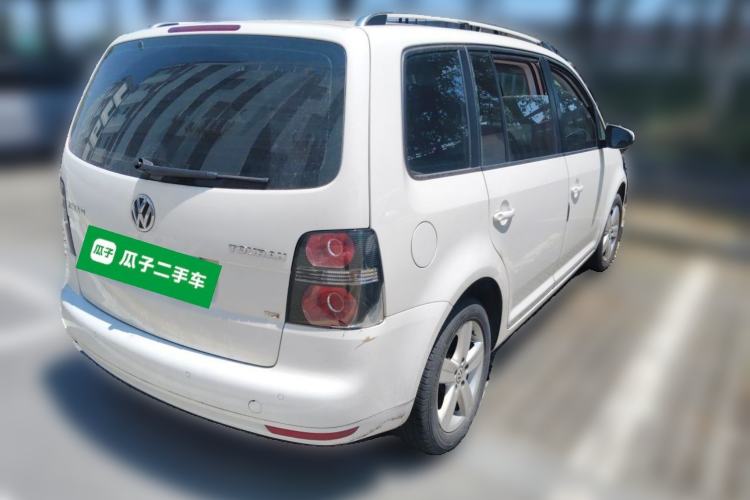 Used Volkswagen Touran 2015 1.4T DSG Comfort Edition 5 Seats Rear Right 45 Deg