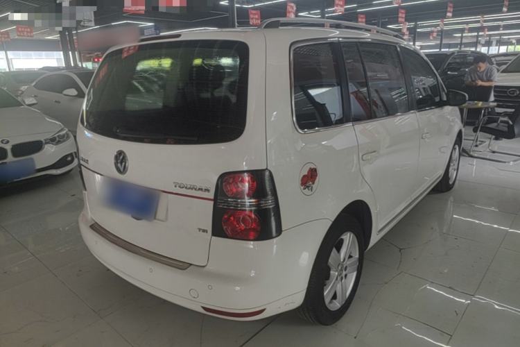 Used Volkswagen Touran 2015 1.4T DSG Comfort Edition 5 Seats Rear Right 45 Deg