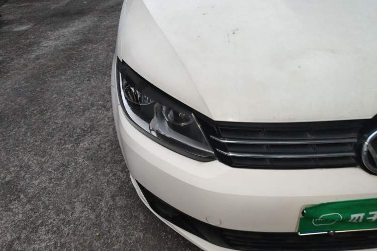 Used Volkswagen Touran 2015 1.4T Manual Fashion Edition 5-Seater Right Front Headlight