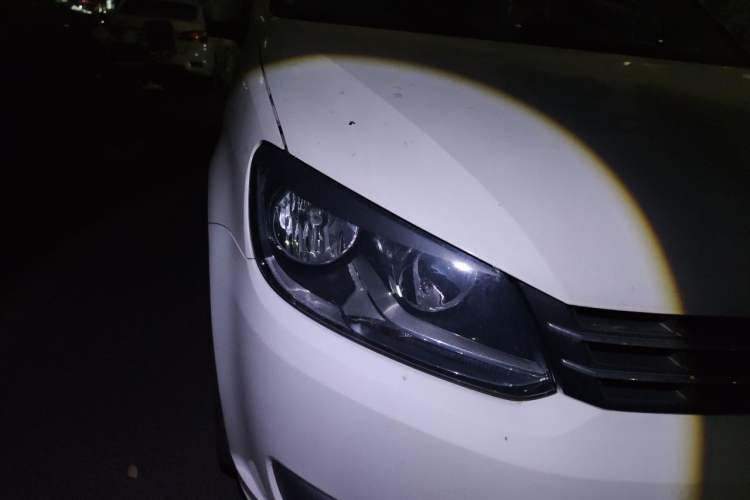 Used Volkswagen Touran 2015 1.4T DSG Comfort Edition 5 Seats Right Front Headlight