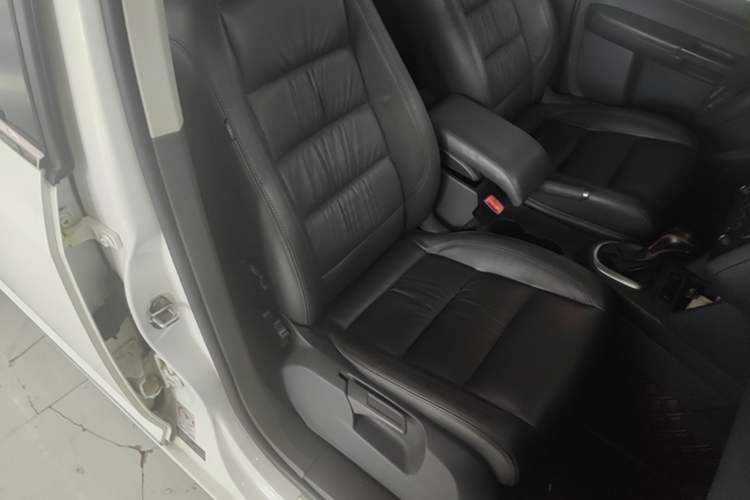 Used Volkswagen Touran 2015 1.4T DSG Comfort Edition 5 Seats Right Front Seat