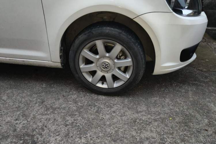 Used Volkswagen Touran 2015 1.4T Manual Fashion Edition 5-Seater Right Front Wheel Hub