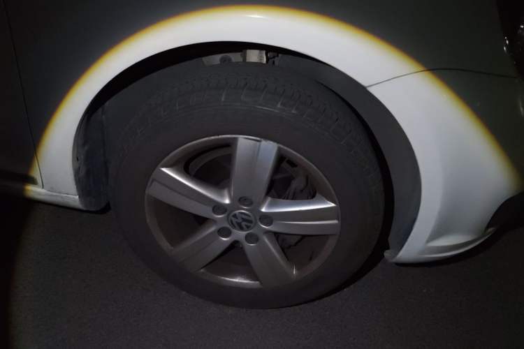 Used Volkswagen Touran 2015 1.4T DSG Comfort Edition 5 Seats Right Front Wheel Hub