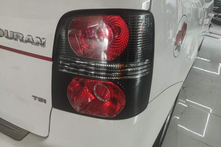Used Volkswagen Touran 2015 1.4T DSG Comfort Edition 5 Seats Right Rear Taillight