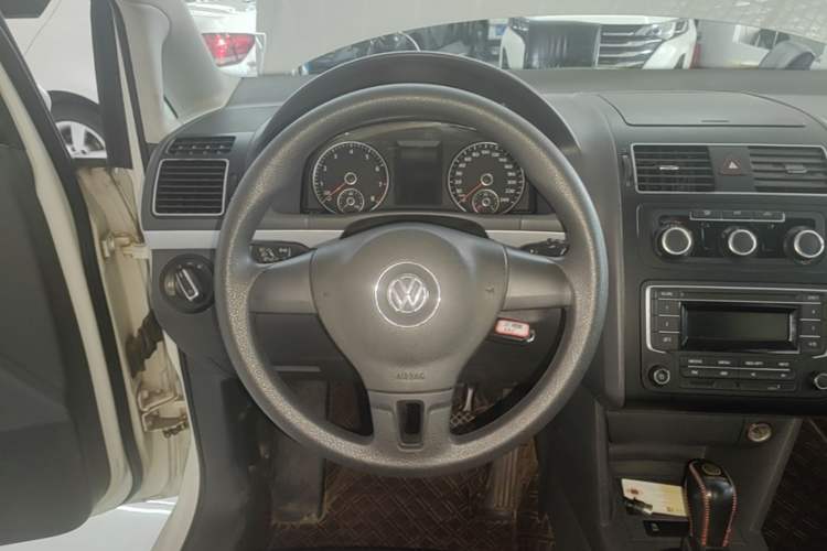 Used Volkswagen Touran 2015 1.4T DSG Comfort Edition 5 Seats Steering Wheel