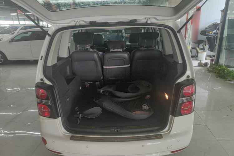 Used Volkswagen Touran 2015 1.4T DSG Comfort Edition 5 Seats Trunk
