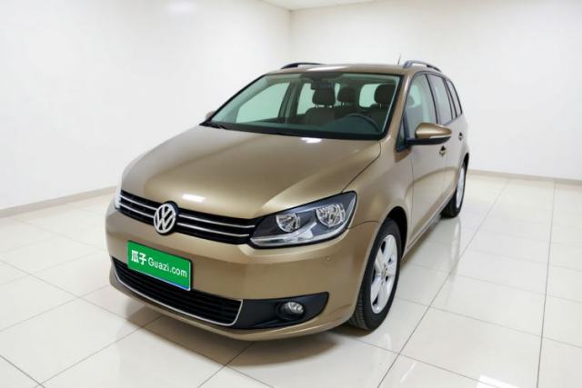 Volkswagen Touran 2015 1.4T DSG Comfort Edition 5 Seats usata