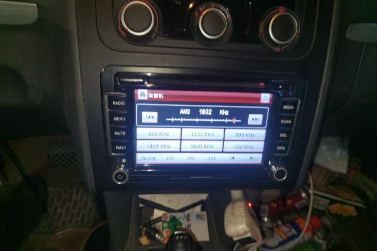 Used Volkswagen Touran 2015 1.4T DSG Comfort Edition 5 Seats Audio And AC Panel