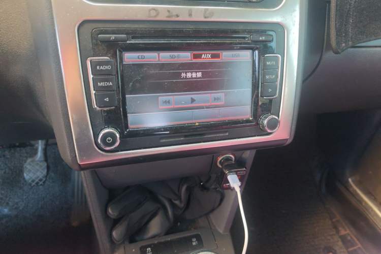 Used Volkswagen Touran 2015 1.4T Manual Fashion Edition 5-Seater Audio And AC Panel