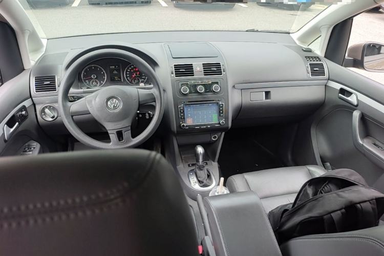 Used Volkswagen Touran 2015 1.4T DSG Comfort Edition 5 Seats Center Console