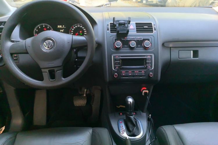 Used Volkswagen Touran 2015 1.4T DSG Comfort Edition 5 Seats Center Console