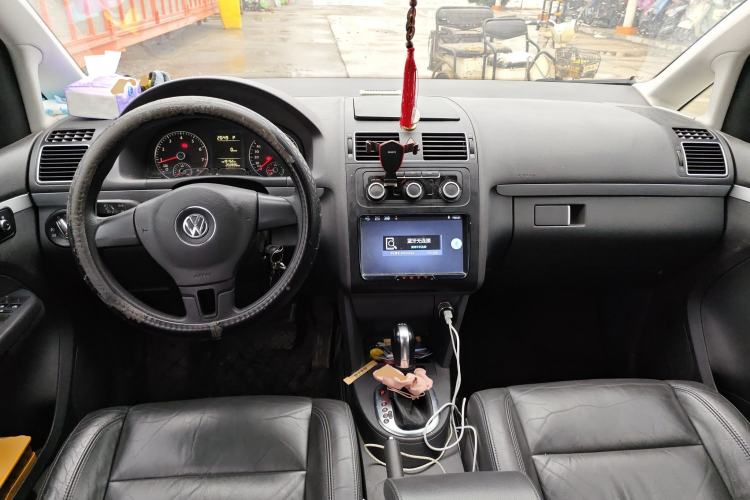 Used Volkswagen Touran 2015 1.4T DSG Comfort Edition 5 Seats Center Console