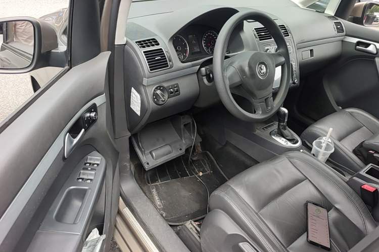 Used Volkswagen Touran 2015 1.4T DSG Comfort Edition 5 Seats Driver Seat