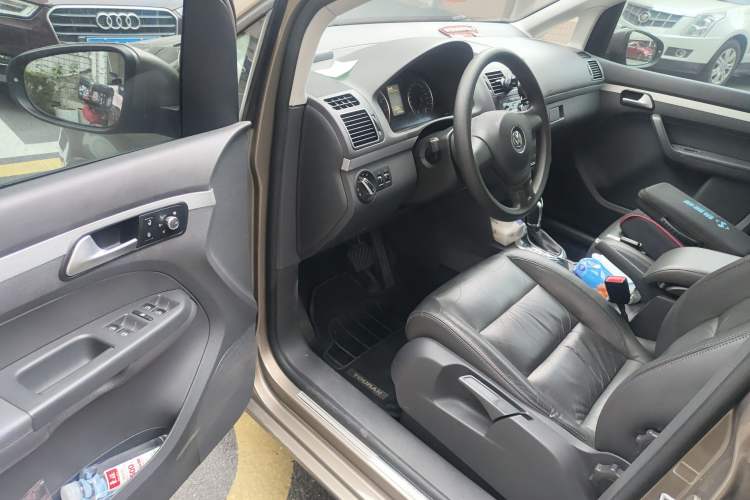 Used Volkswagen Touran 2015 1.4T DSG Comfort Edition 5 Seats Driver Seat