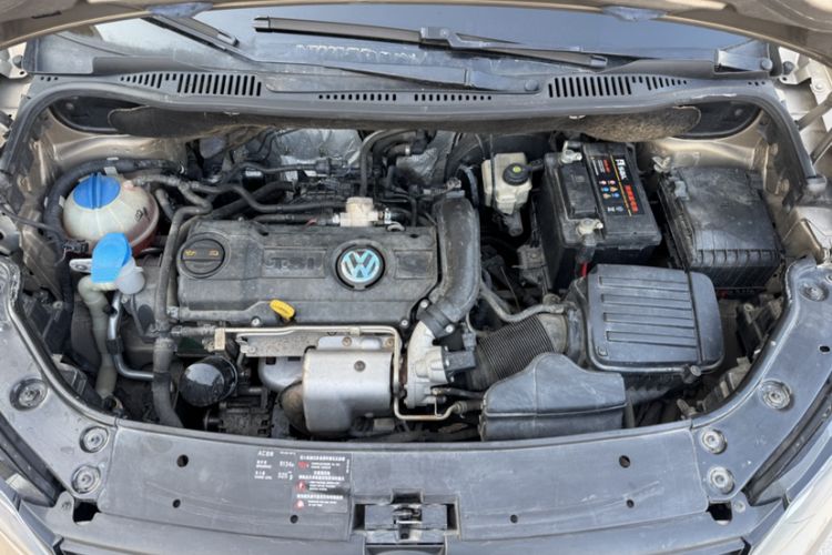 Used Volkswagen Touran 2015 1.4T Manual Fashion Edition 5-Seater Engine Bay