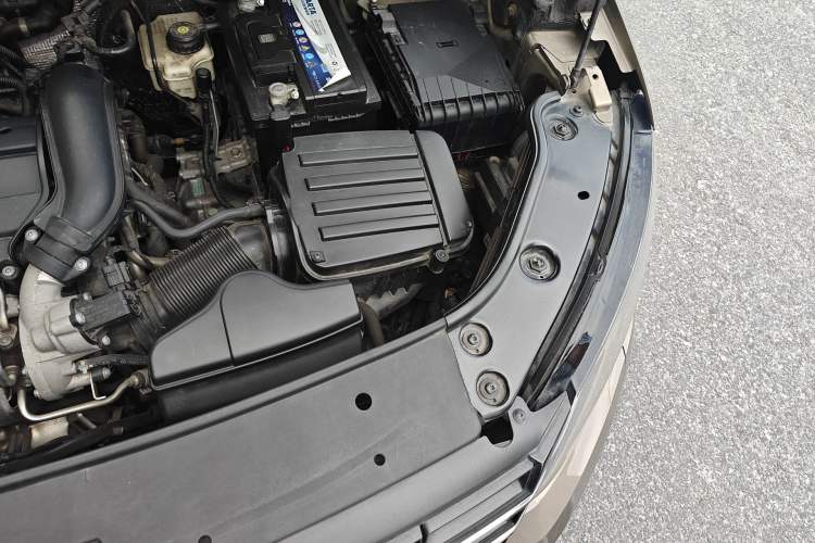 Used Volkswagen Touran 2015 1.4T DSG Flagship Edition 5-seater Engine Bay Left