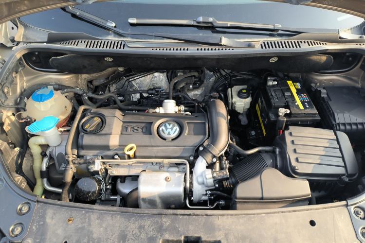 Used Volkswagen Touran 2015 1.4T Manual Fashion Edition 5-Seater Engine Bay