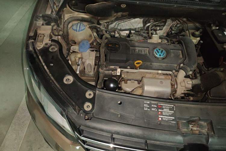 Used Volkswagen Touran 2015 1.4T DSG Comfort Edition 5 Seats Engine Bay Right